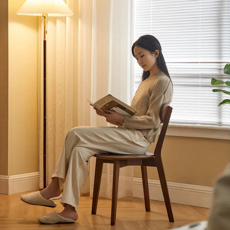 Solid Oak Dining Chair with Ergonomic Curved Backrest